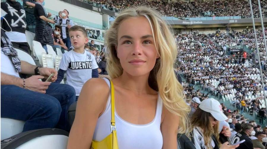 Anneke Molenaar