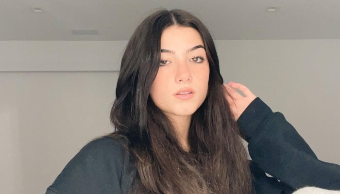 Charli DAmelio 6