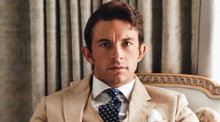 Jonathan Bailey