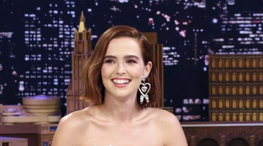 Zoey Deutch