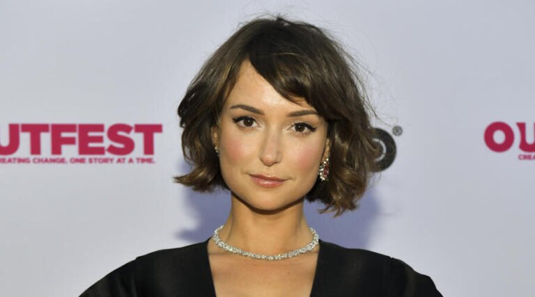 Milana Vayntrub