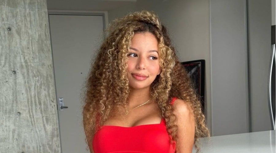 Camila Elle