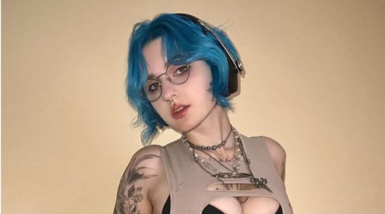 Lyra Crow - Age, Height, Net Worth, Boyfriend, Instagram