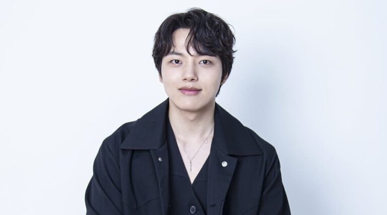 Yeo Jin Goo cover