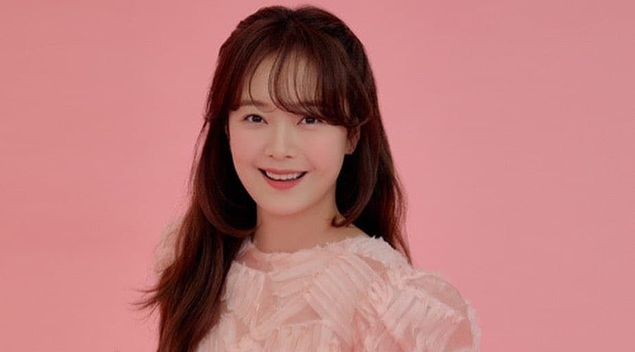 Jeon So Min cover