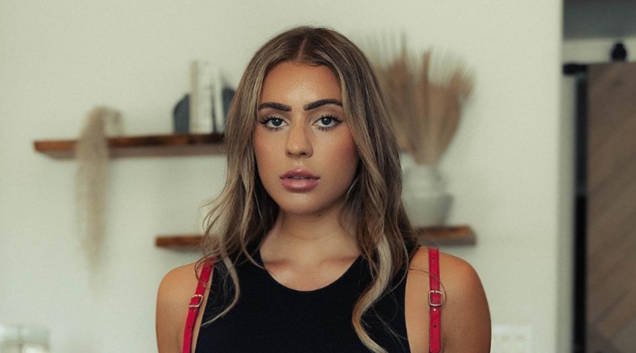 Tavia Sky
